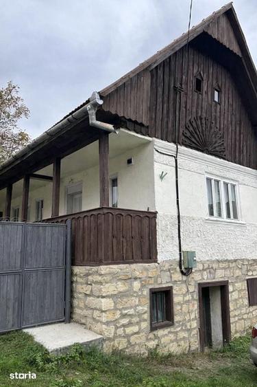 Casă cu 3 camere cu Teren 1900 Mp în Mănăstireni