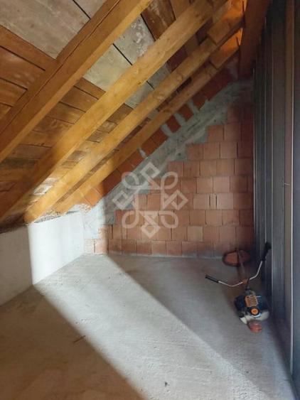 Casă cu 4 camere cu Teren 745 Mp în Central