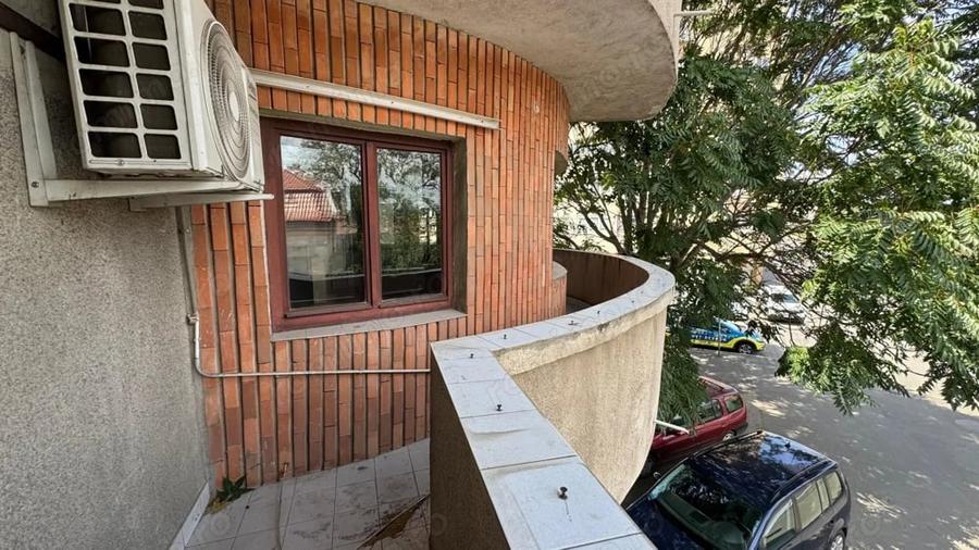 Apartament cu 3 camere în Telegrafului
