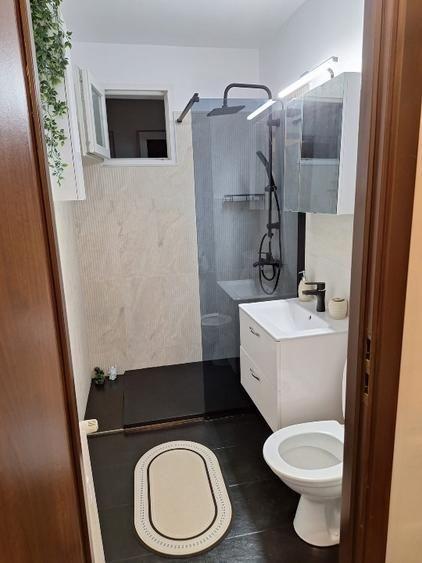 Apartament cu 2 camere semidecomandat, mobilat în Alexandru Obregia
