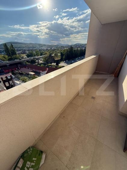 Apartament cu 3 camere decomandat, mobilat în Sud