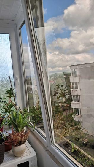 Apartament cu 2 camere decomandat în Livezeni