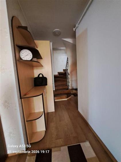 Apartament cu 4 camere decomandat, mobilat în Titan