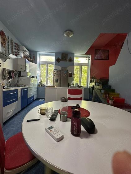 Apartament cu 4 camere decomandat în Central