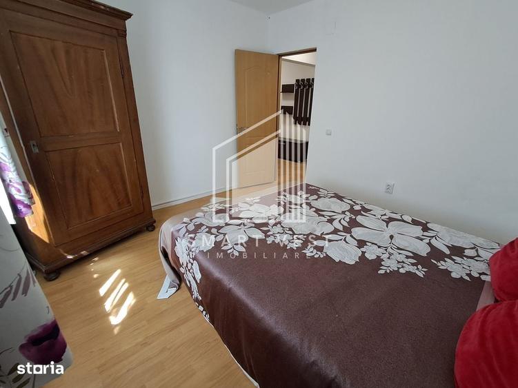 Apartament cu 3 camere decomandat în Careiului