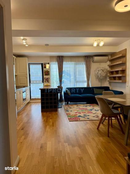 Apartament cu 3 camere semidecomandat în 13 Septembrie