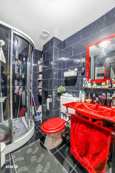 Apartament cu 4 camere semidecomandat, mobilat în Titan