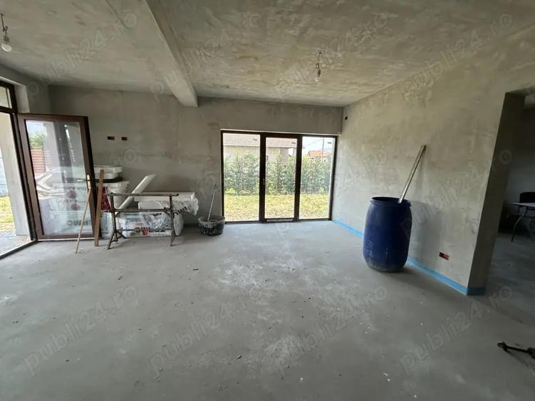Casă cu 5 camere în Livada