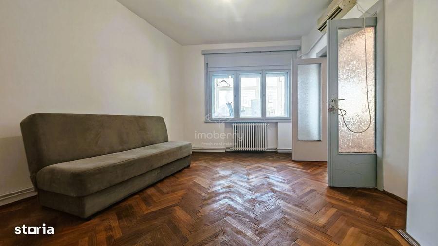 Apartament cu 3 camere semidecomandat în Știrbei Vodă