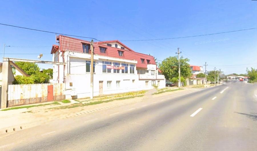 Casă individuală cu 12 camere cu Teren 1100 Mp în Central