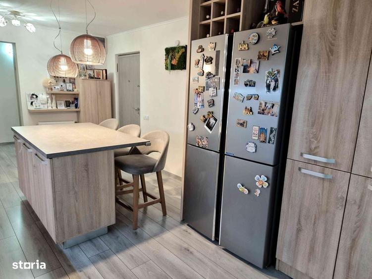 Apartament cu 4 camere în Micro 17