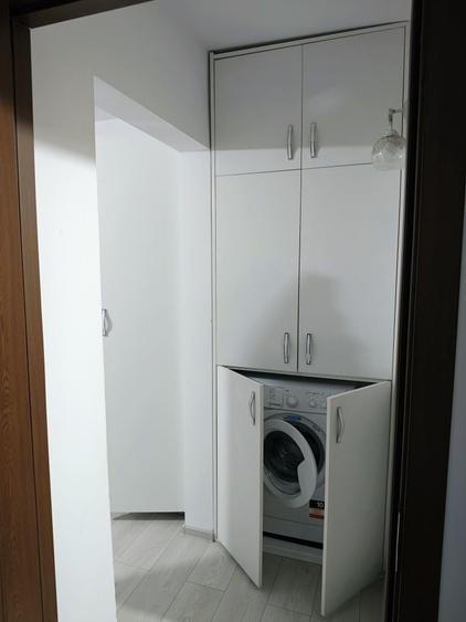 Apartament cu 2 camere decomandat în Rovine