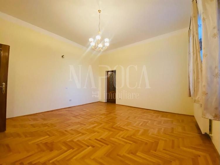 Casă individuală cu 13 camere cu Canalizare în Gruia