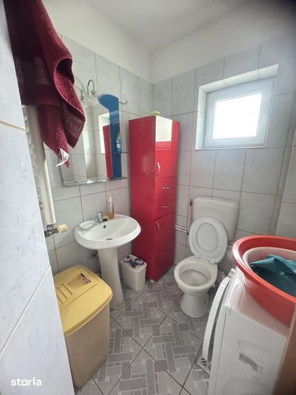 Casă cu 6 camere cu Teren 690 Mp în Km 4
