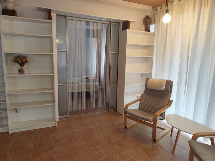 Apartament cu 2 camere semidecomandat, mobilat în Bună Ziua