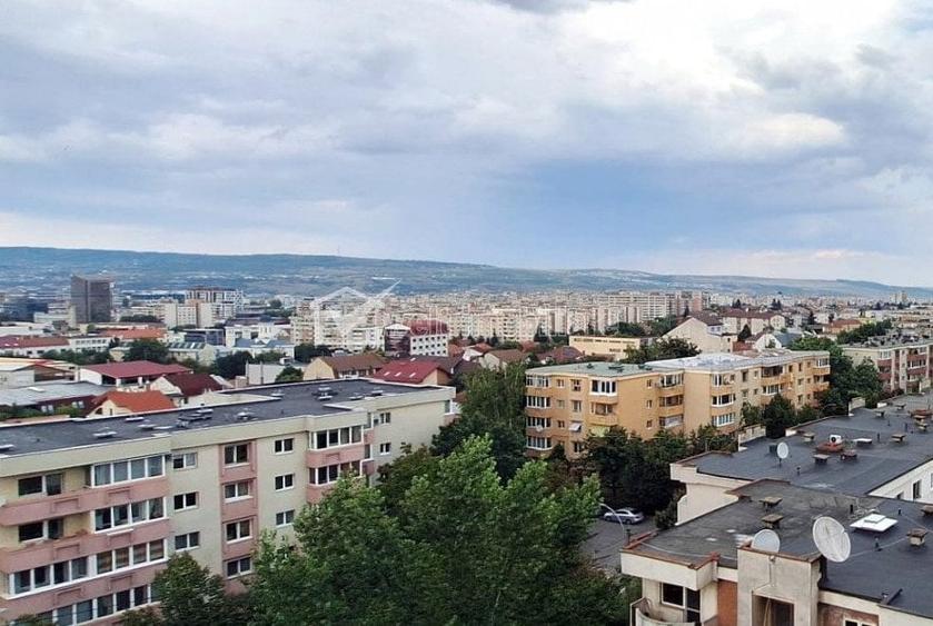 Garsonieră decomandată în Central