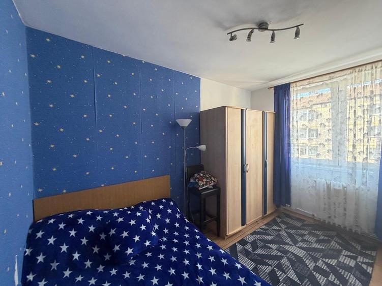 Apartament cu 3 camere semidecomandat în Cedonia