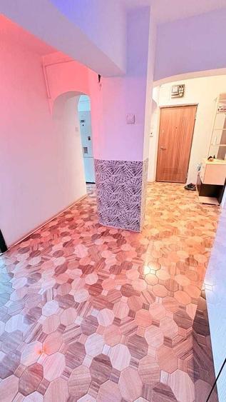Apartament cu 3 camere decomandat, mobilat în Central