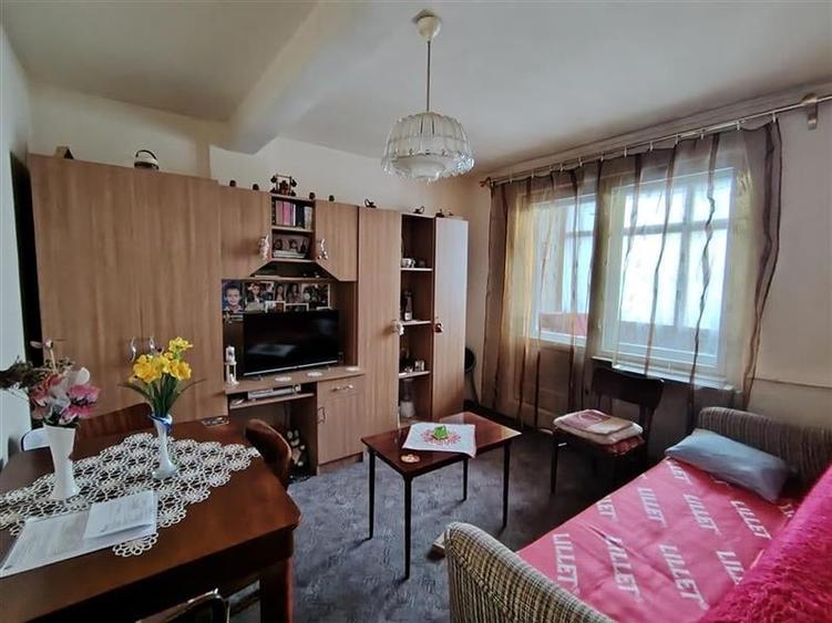 Apartament cu 4 camere decomandat, mobilat în Vest