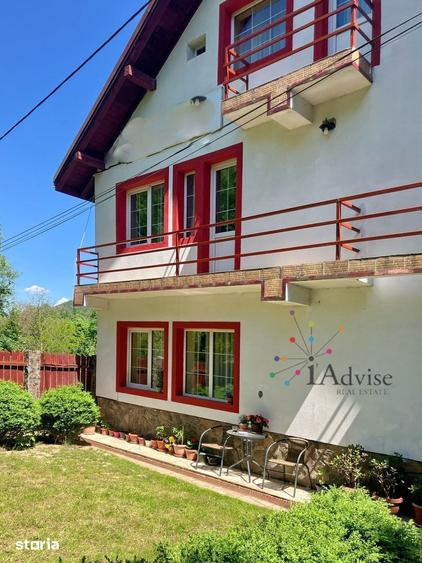 Casă cu 9 camere cu Teren 675 Mp în Central