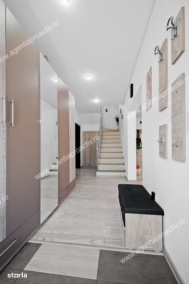 Casă cu 4 camere cu Teren 217 Mp în Vânători