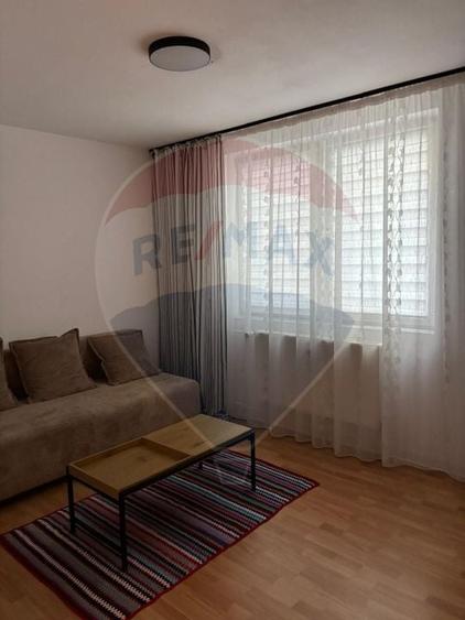 Apartament cu 2 camere decomandat, mobilat în Rogerius