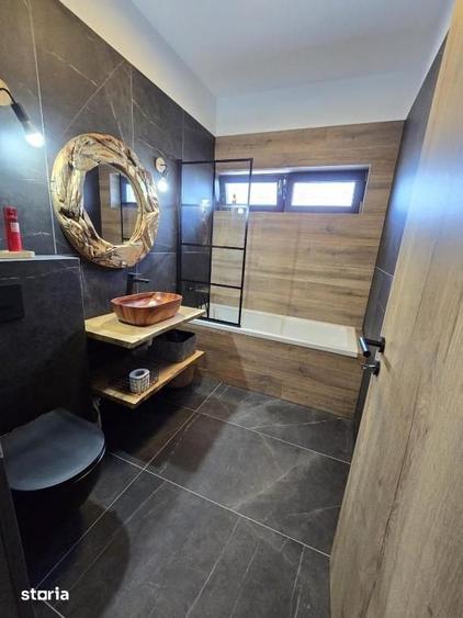 Casă cu 5 camere decomandat cu Piscina în Chinteni