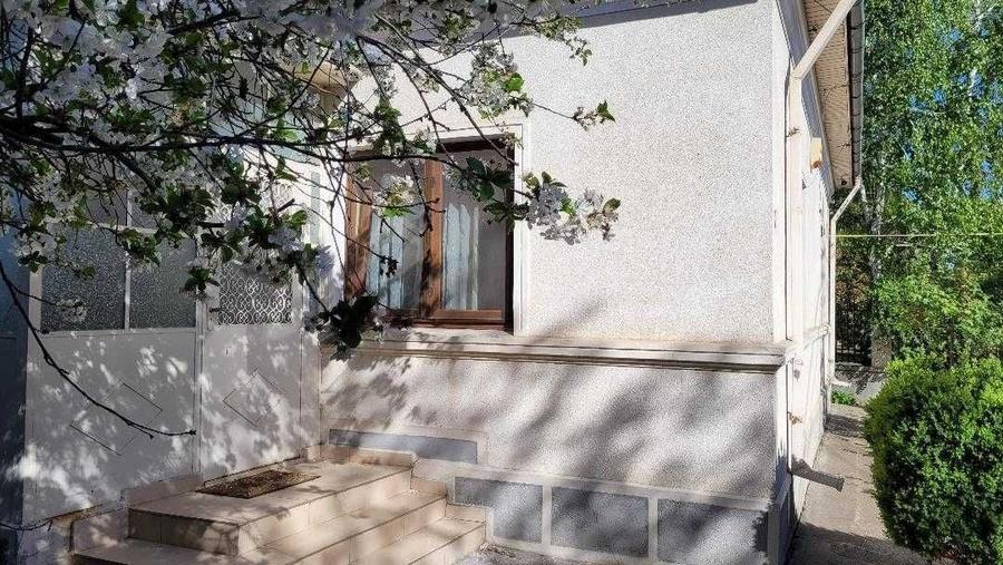 Casă cu 4 camere cu Teren 540 Mp în Central