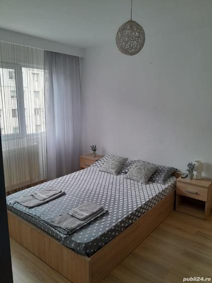 Apartament cu 3 camere semidecomandat în Orșova