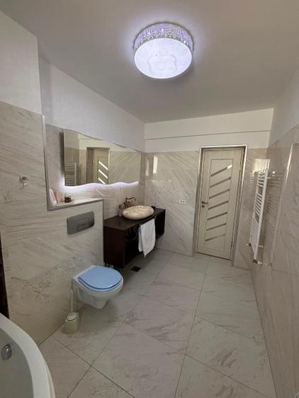 Apartament cu 4 camere decomandat, mobilat în Lascăr Catargiu