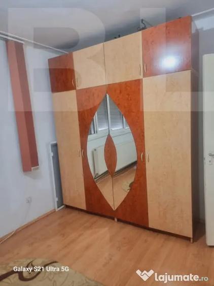 Apartament cu 3 camere semidecomandat în Central
