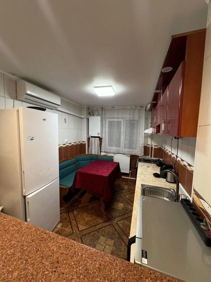 Apartament cu 3 camere decomandat în Sebastian