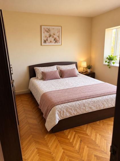 Apartament cu 3 camere decomandat, mobilat în Soarelui