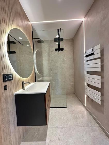 Apartament cu 2 camere decomandat, mobilat în Tractorul