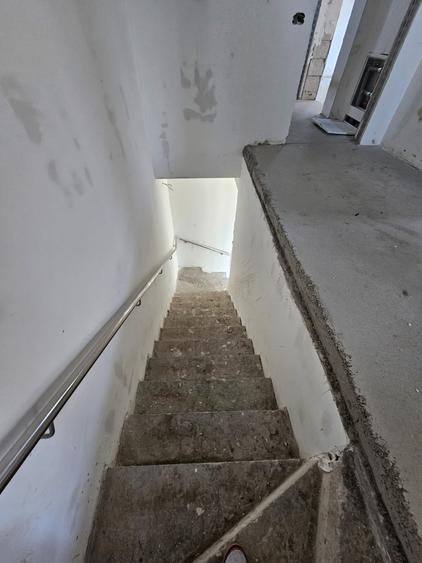 Duplex cu 4 camere cu Canalizare în Vest