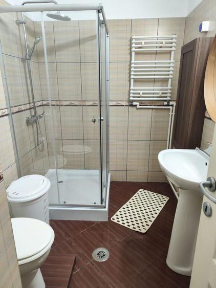 Apartament cu 2 camere decomandat, mobilat în Vitan