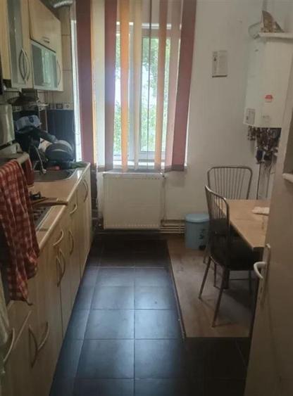 Apartament cu 2 camere semidecomandat în Podu Roș