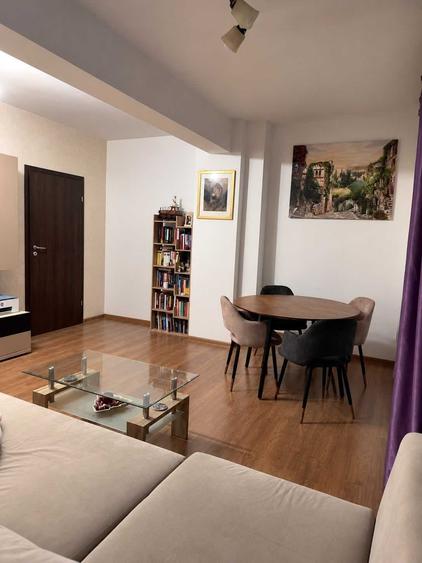 Apartament cu 2 camere decomandat în Apărătorii Patriei