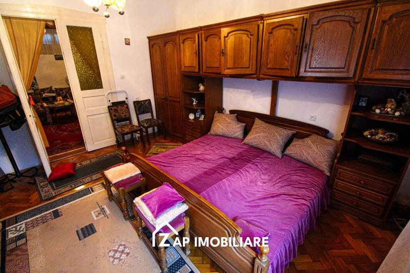 Casă individuală cu 4 camere cu Canalizare în Central