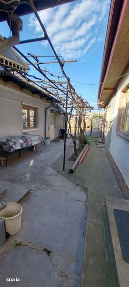 Proprietate cu 2 corpuri de casa Inel 2 / Berechet, Constan?a - 1