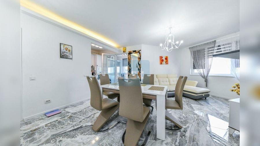 Apartament cu 3 camere semidecomandat, mobilat în Florești