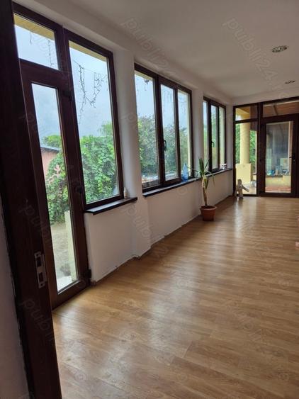 Casă cu Teren 2700 Mp în Giarmata