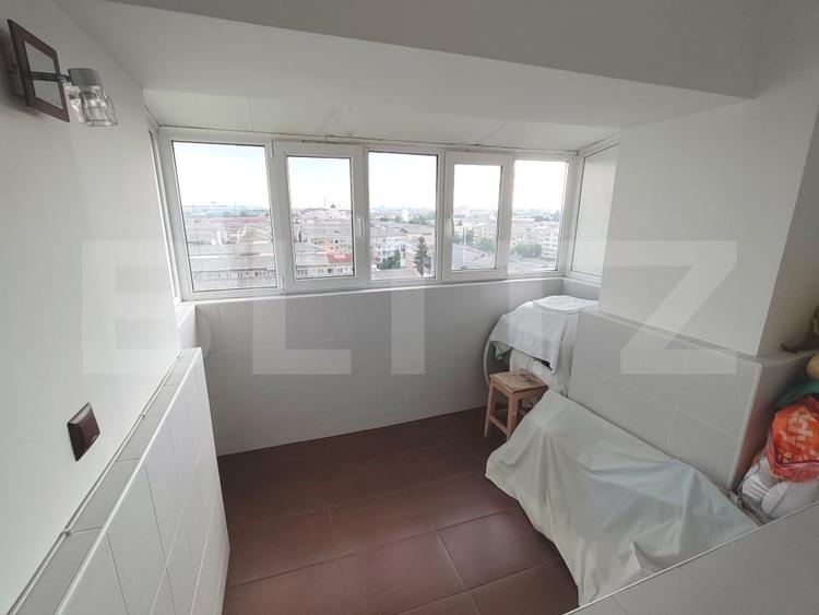 Apartament cu 3 camere decomandat, mobilat în Micro 11