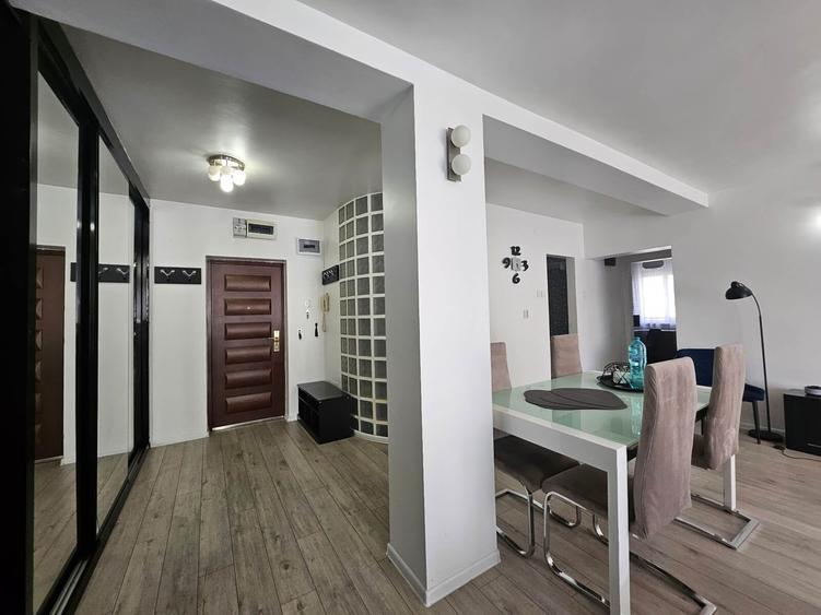 Apartament cu 3 camere decomandat în Ultracentral