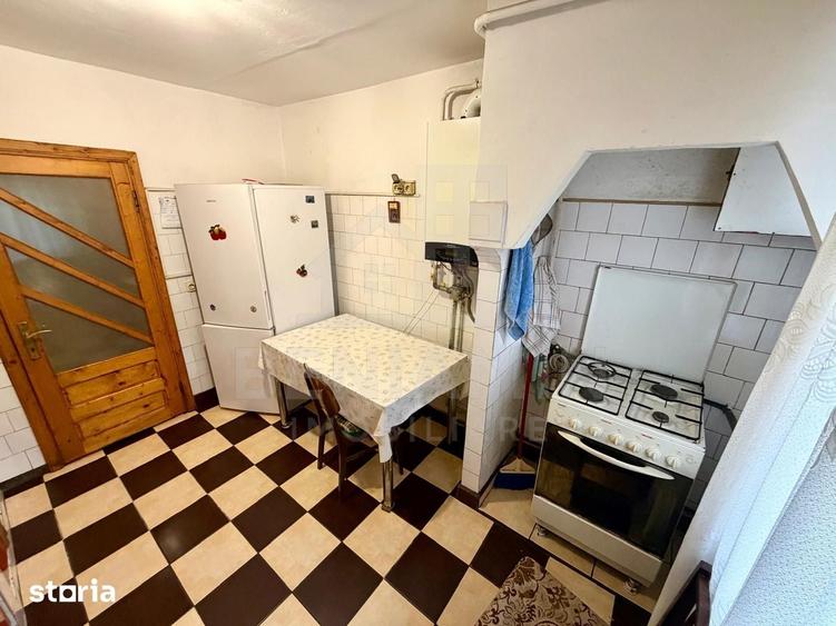 Apartament cu 4 camere în Craiovița Nouă