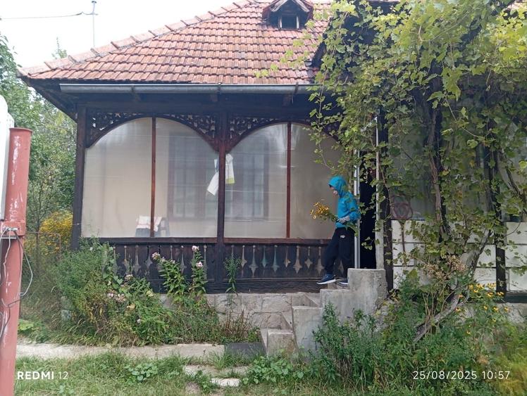 Casă cu 4 camere în Brebu
