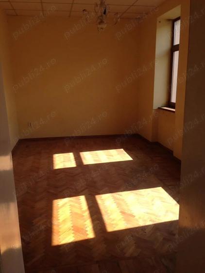 Apartament cu 3 camere semidecomandat în Ultracentral