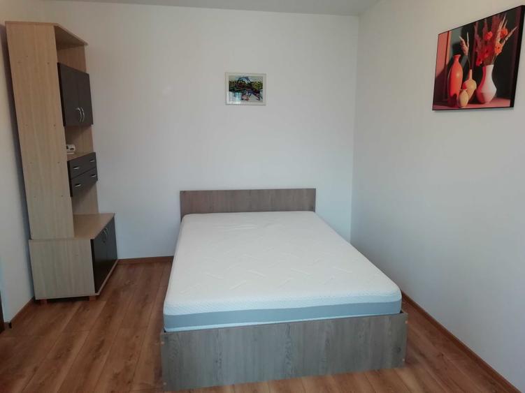 Apartament cu 2 camere semidecomandat în Policlinica