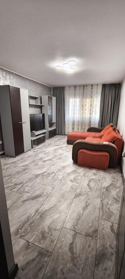 Apartament cu 2 camere decomandat în