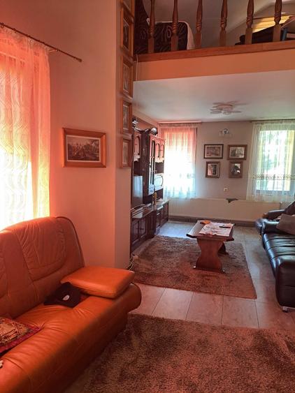 Casă cu 4 camere în Central